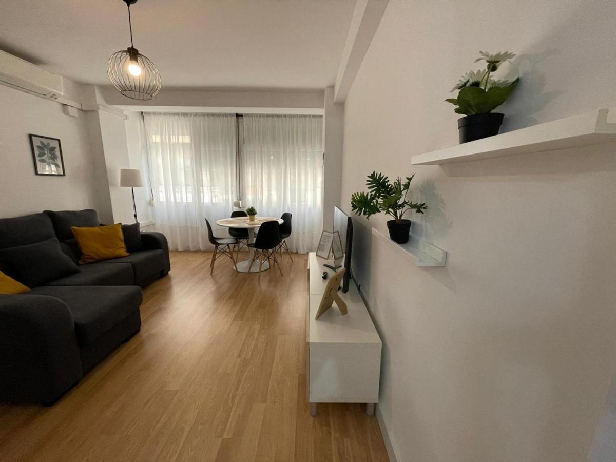 Holidays2Malaga 2 Bedroom Armengual De La Mota Close Shopping Center Exterior foto