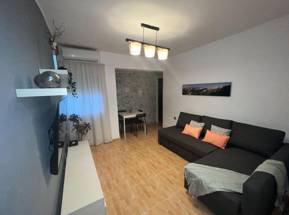 Holidays2Malaga 2 Bedroom Armengual De La Mota Close Shopping Center Exterior foto